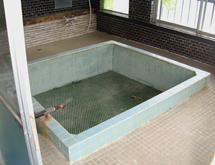 タイル浴槽 浴槽漏水補修 浴槽水漏れ修理 施工手順1